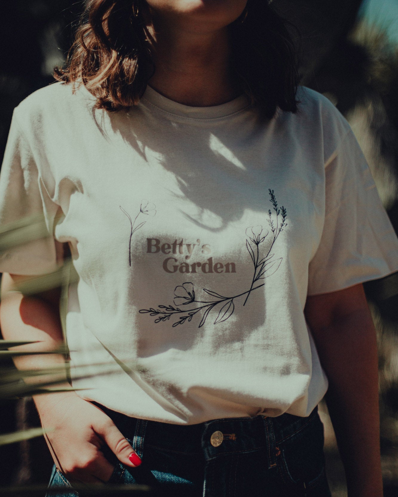 Betty's Garden | T-shirt - Behind the Mall