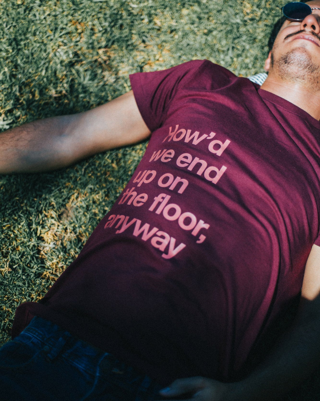 This is "How we'd end up on the floor" | T-shirt - Behind the Mall